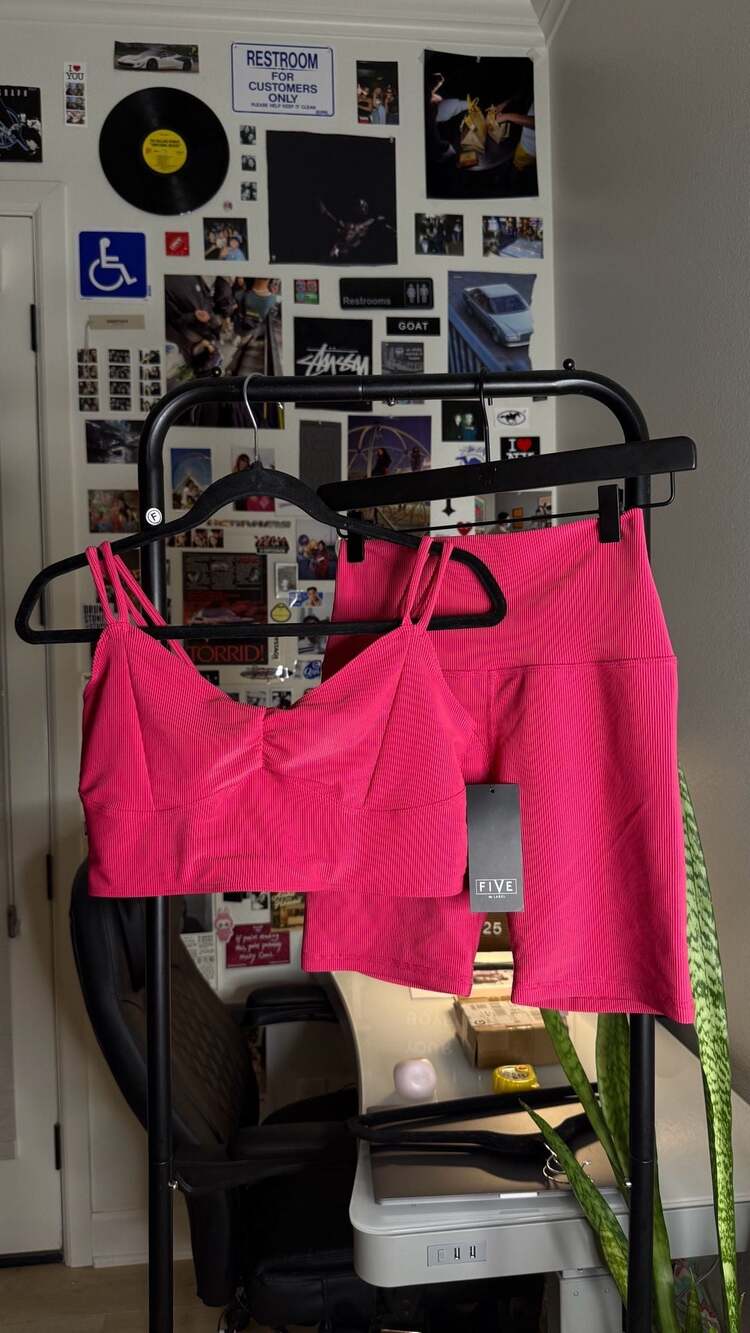 Five Dancewear Paradise Bra - L and shorts - S/ Raspberry gym workout set